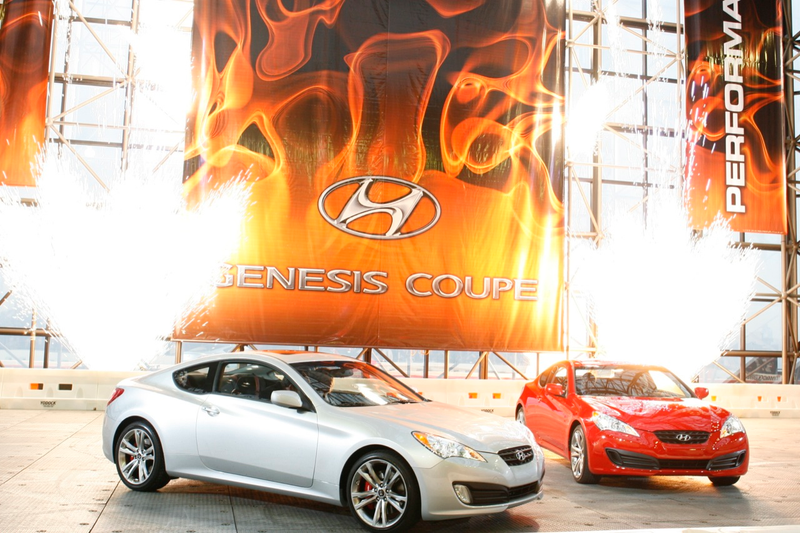 Illustration for article titled Hyundai Releases Specs On Genesis Coupe: V6 Hits 310 HP, Turbo Four-Banger Gets 30 MPG
